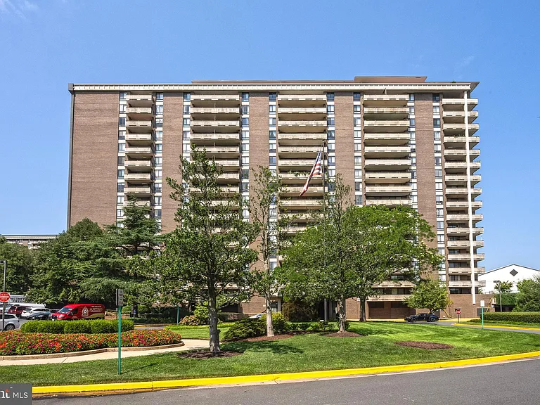 1800 Old Meadow Rd #1712A — Photo 48