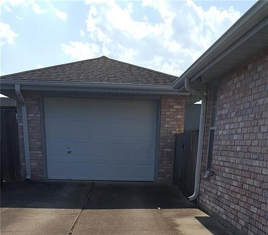 2nd image of 3221 Grandlake Blvd