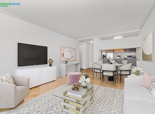 393 W 49th St APT 3F, New York, NY 10019