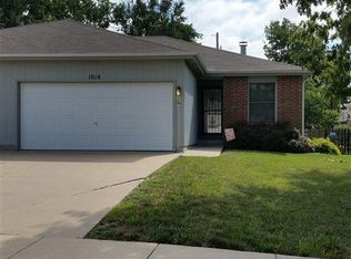 1016 SW Kent Pl, Topeka, KS 66604