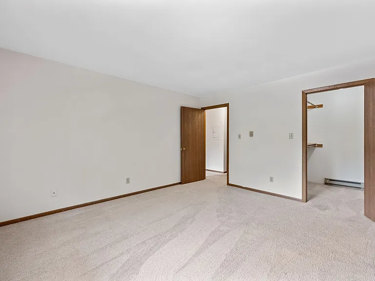 N83W13690 Fond Du Lac Ave #5 — Photo 11