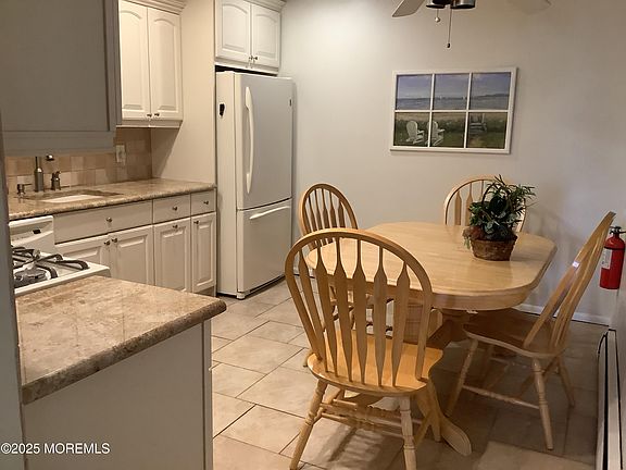 5th image of 9 Birch Street #D