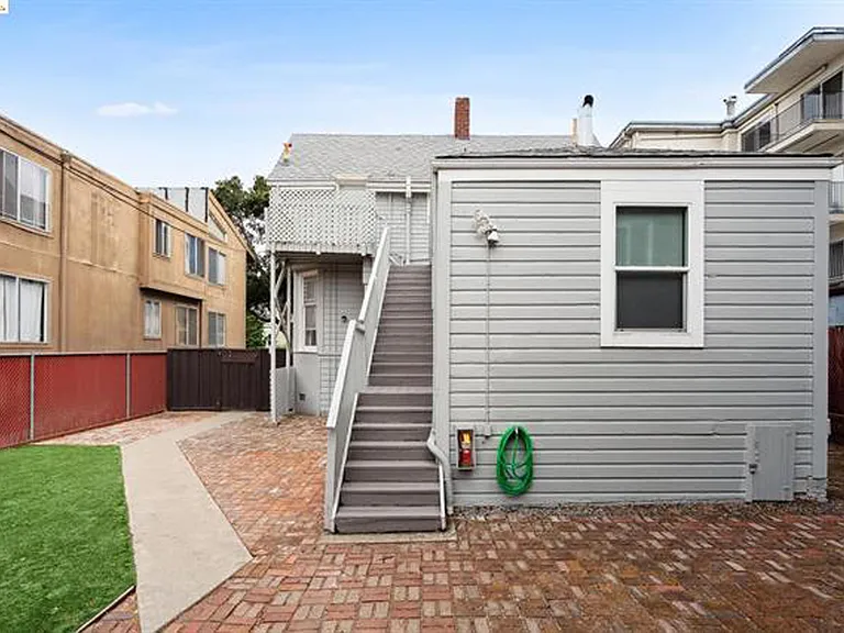 2222 Haste St — Photo 35