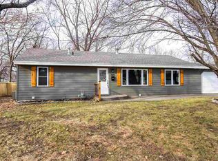 909 Pine St, Wamego, KS 66547