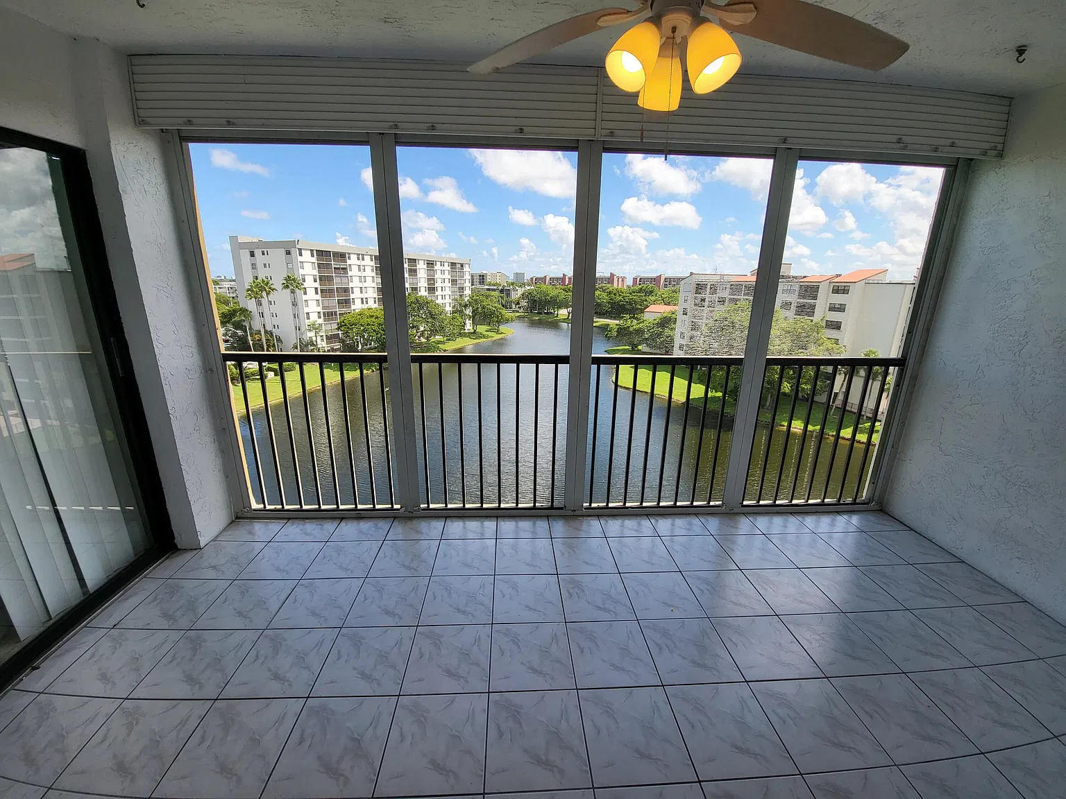2 bed, 2.0 bath, 1222 sqft, $2,300 — Photo 4