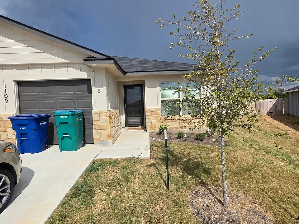 1109 Lindsey Dr #B