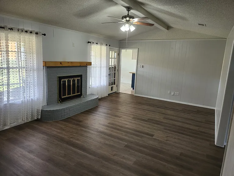 2305 Stockbridge Ct — Photo 30