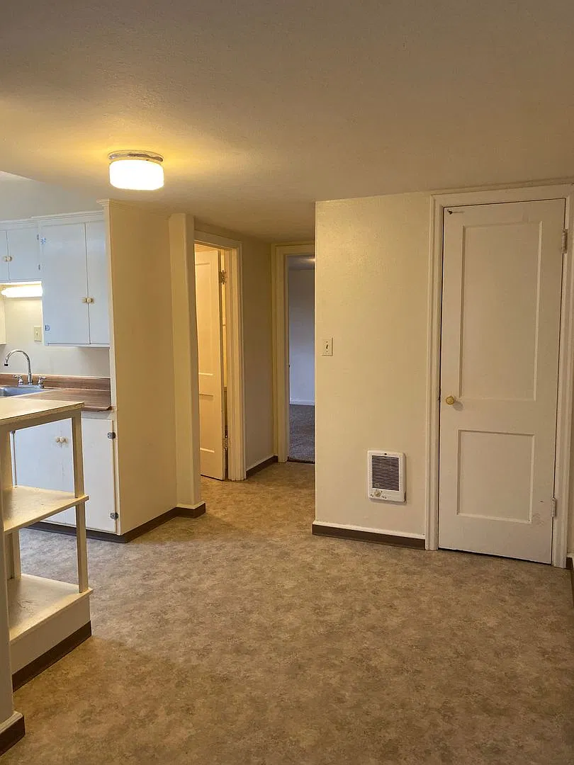 821 East 11th St. 5-Plex — Photo 3