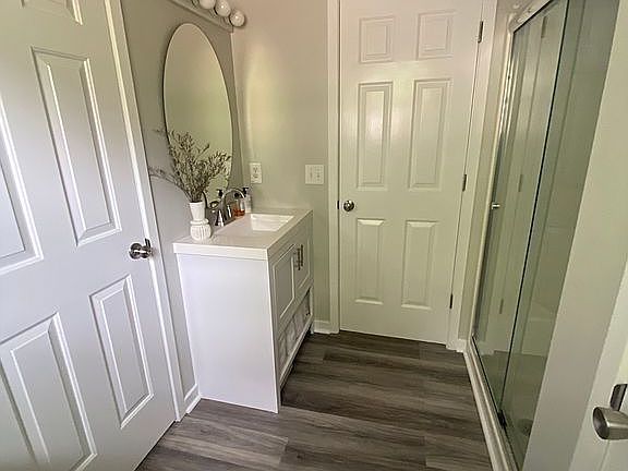 Guest bathroom 