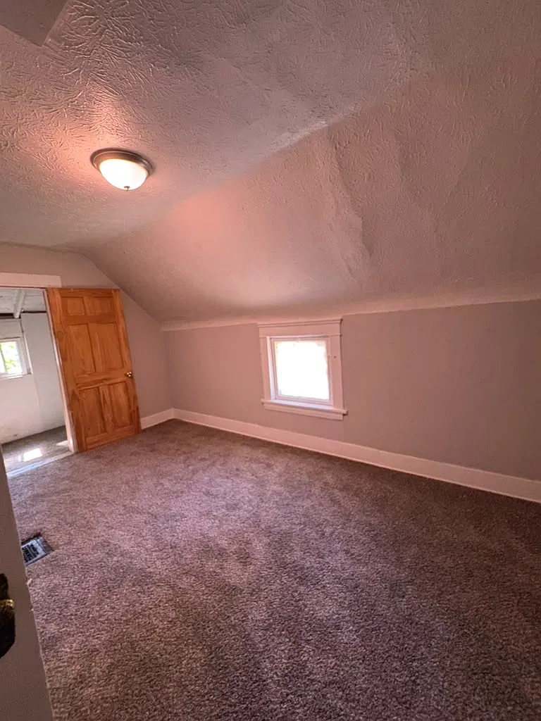 3 bed, 1200 sqft, $1,200 — Photo 4