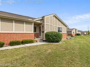 18515 Brookside Ln #16, Clinton Township, MI 48038
