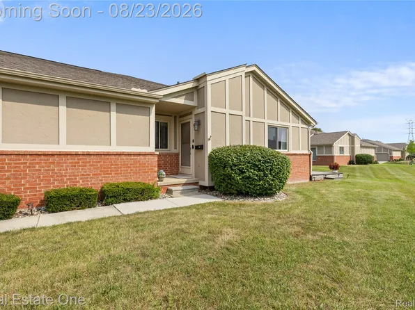 18515 Brookside Ln #16, Clinton Township, MI 48038