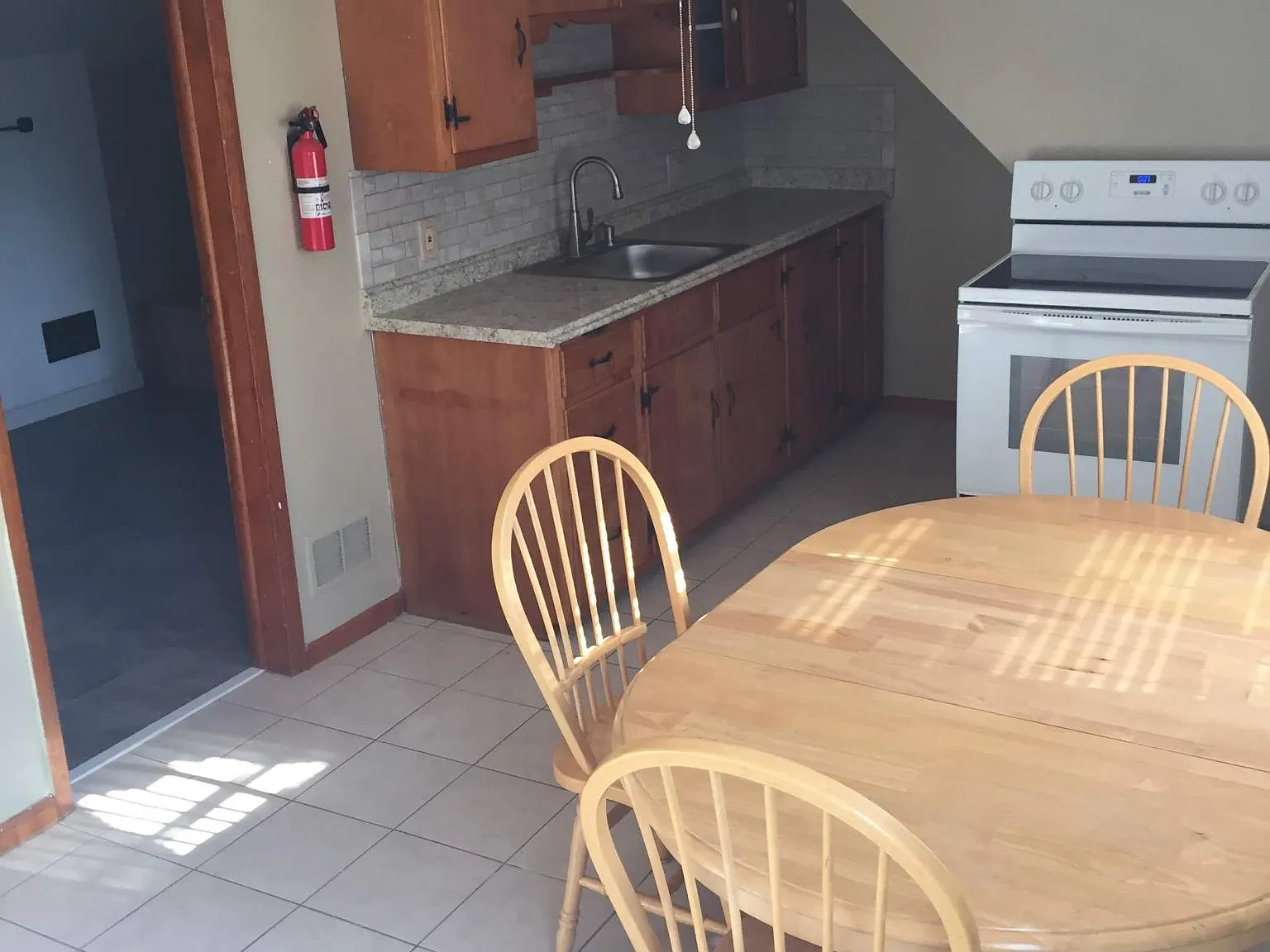 1 bed, 700 sqft, $1,700 — Photo 3
