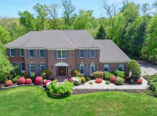 7 Chesterfield Dr, Warren, NJ 07059