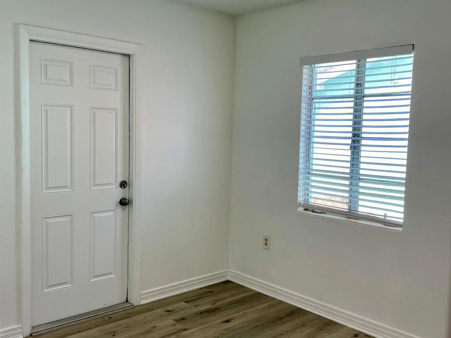 3 bed, $1,650 — Photo 2