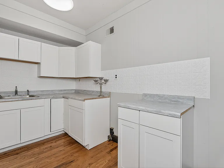 929 Western Ave #2 — Photo 2