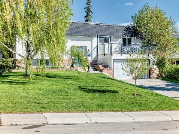 47 SE Coleridge Cres NW, Calgary, AB T2K 1X8