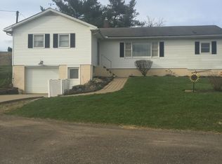 10816 Stonecreek Rd, Newcomerstown, OH 43832