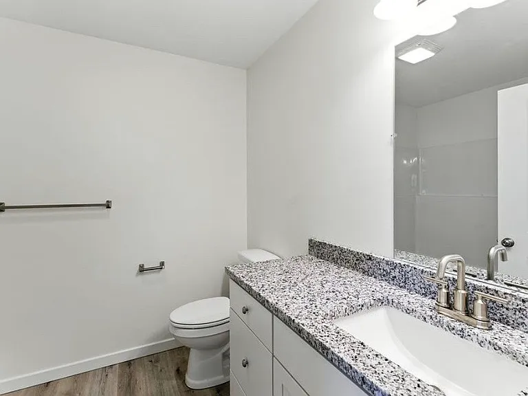 1148 Harbor Dr — Photo 8