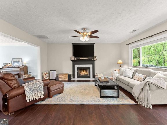 5th image of 1165 Evergreen Oak Way