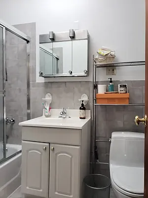 Rented by Alexiou Realty | media 7