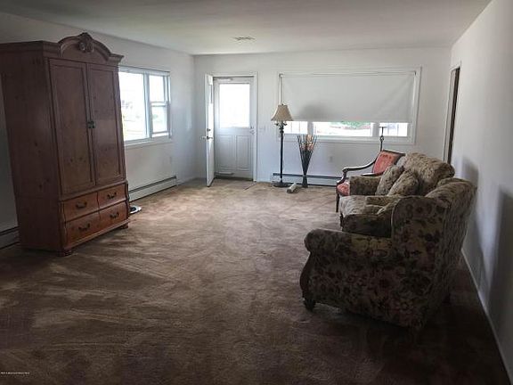 3rd image of 200 Bonaire Dr
