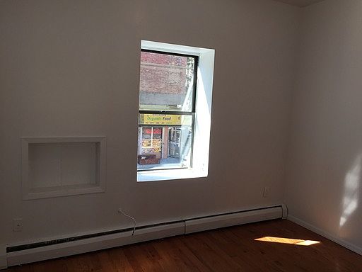 5th image of 259 S 2nd St APT 1