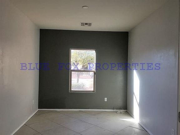 4th image of 21700 E Governor Dr