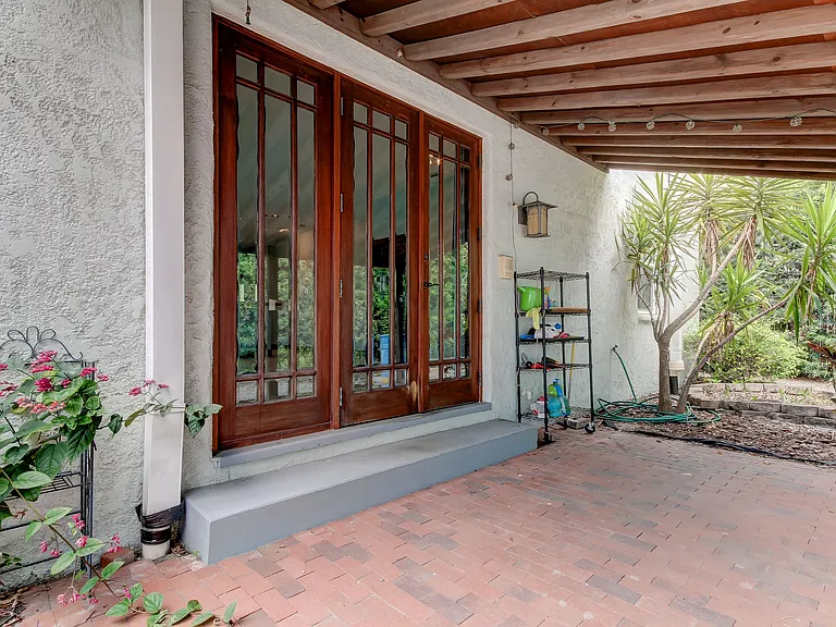 115 N Gomez Ave — Photo 15
