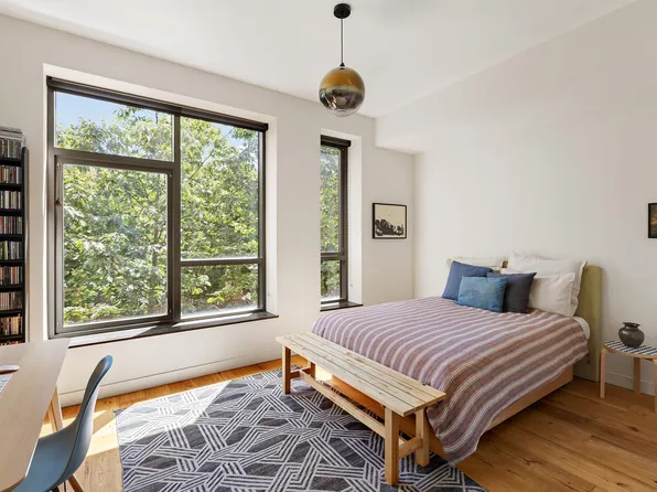 27 Clermont Avenue image 13 of 18