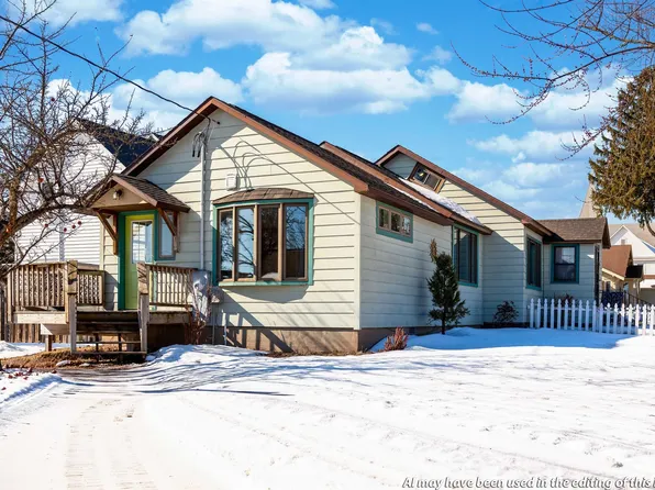 221 N 1st Ave W, Washburn, WI 54891