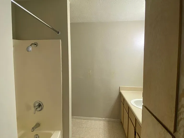 Echols 1500 - Sedona Apartments — Photo 39