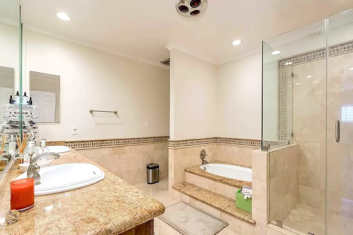 3 bed, 2.5 bath, 2119 sqft, $5,750 — Photo 4