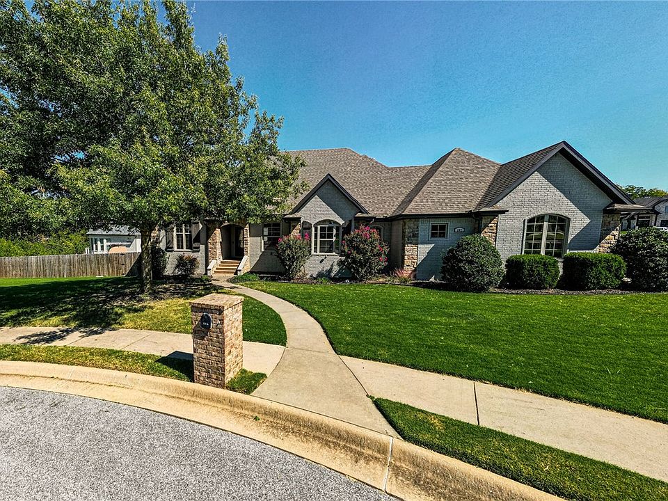 1st image of 602 S Gleneagle Ct