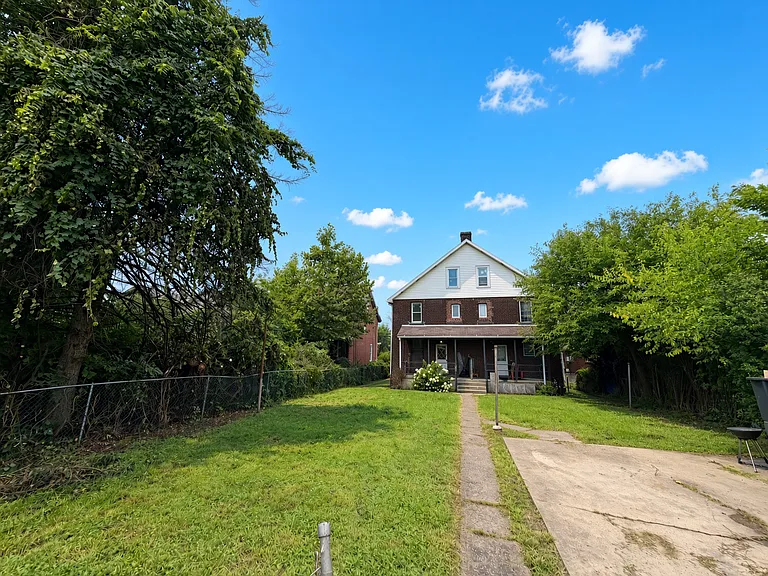 937 High St — Photo 2