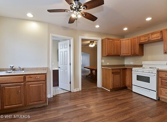 4th image of 9836 S Avenue H