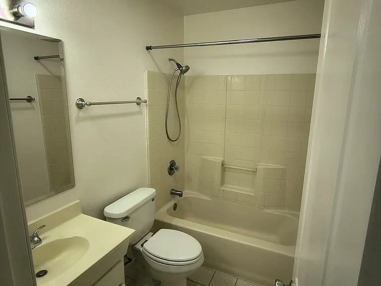 9015-17 Campo Rd #9015 — Photo 16