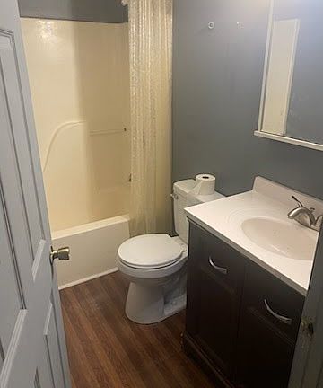 5th image of 1520 E Highland Ave