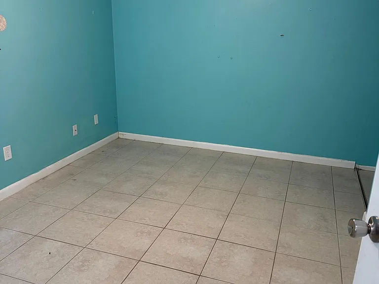 1456 SE Rivergreen Cir — Photo 5