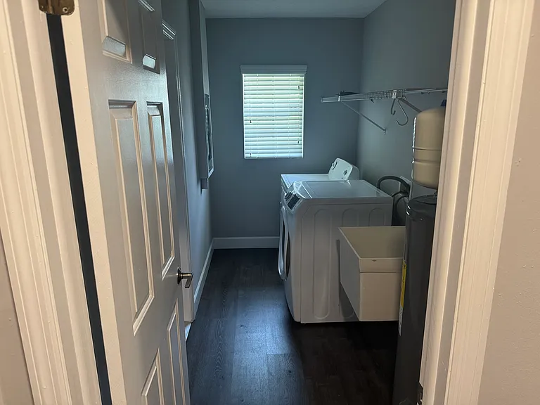 115 S Hale Ave — Photo 6