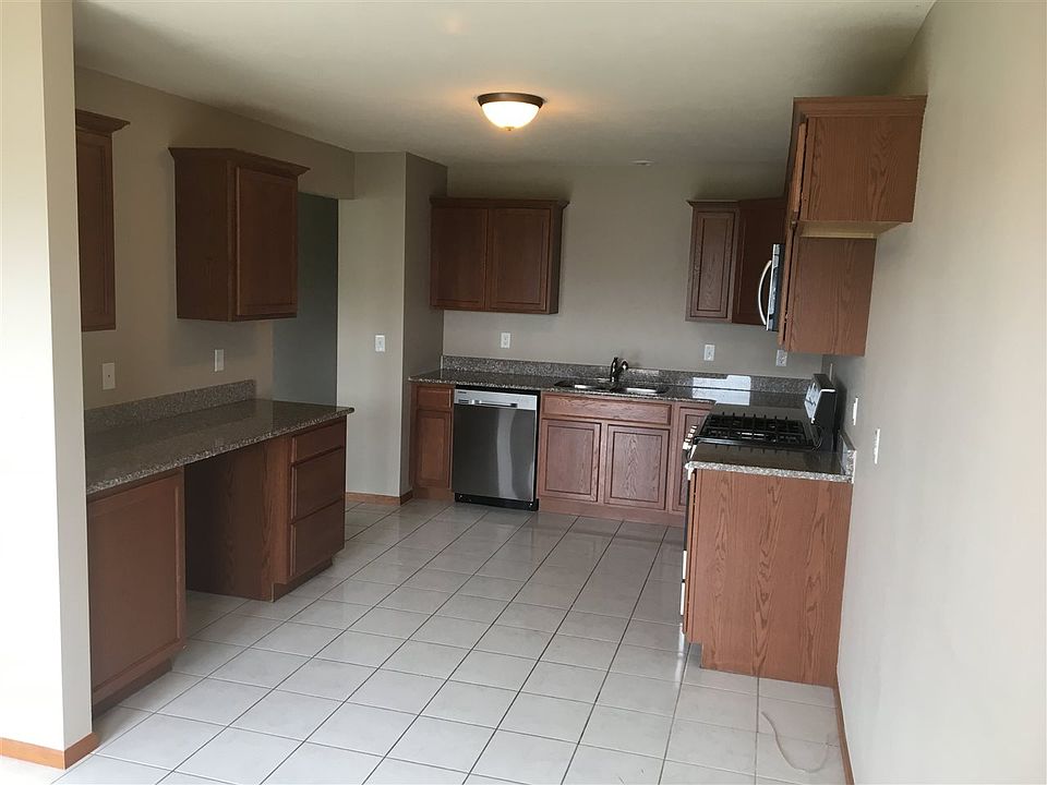 2nd image of 15615 Summerbrooke Ln