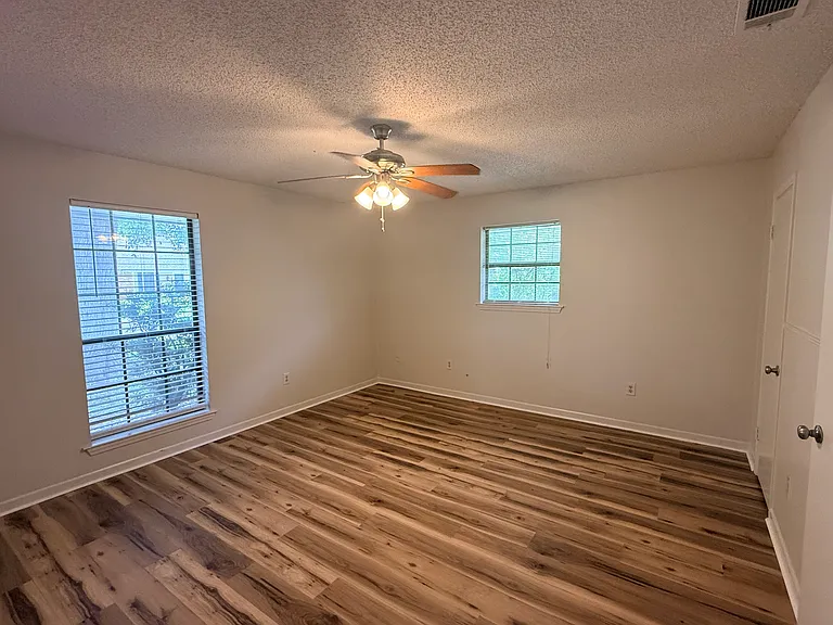 2912 Lancelot Dr — Photo 11