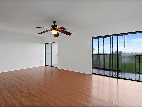 5th image of 19 Tarragona Ct