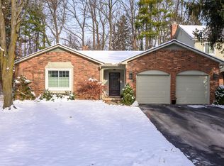 5592 N Adams Way, Bloomfield Township, MI 48302