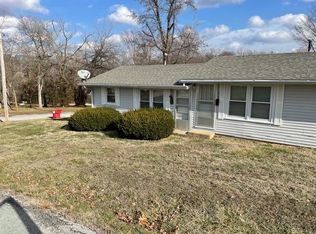 332 N Pitts St #1, Marshfield, MO 65706