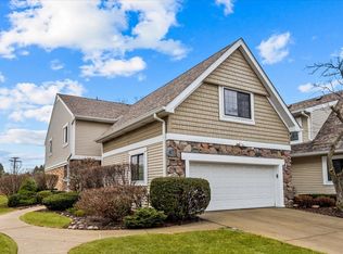 2533 Windsor Ln, Northbrook, IL 60062