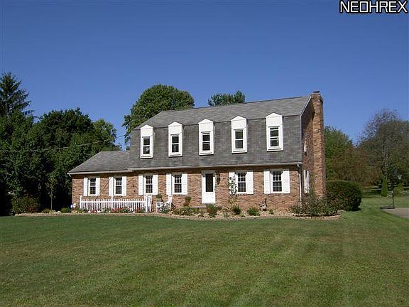 2nd image of 1625 Monter Ave