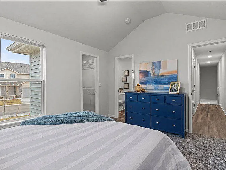 Oak Woods Townhomes — Photo 15