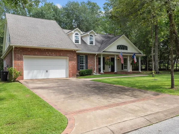 102 Harmony Hill Ct, Lufkin, TX 75901