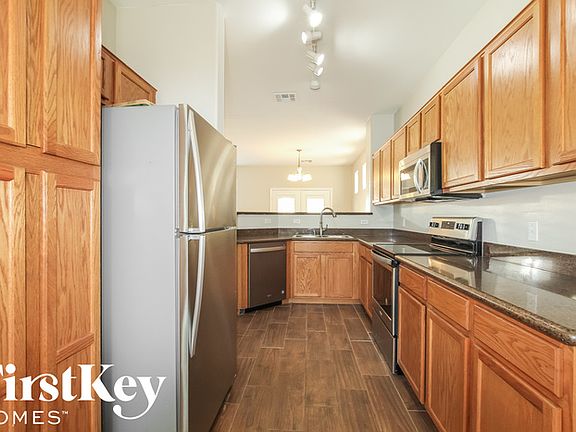 4th image of 17470 W Banff Ln